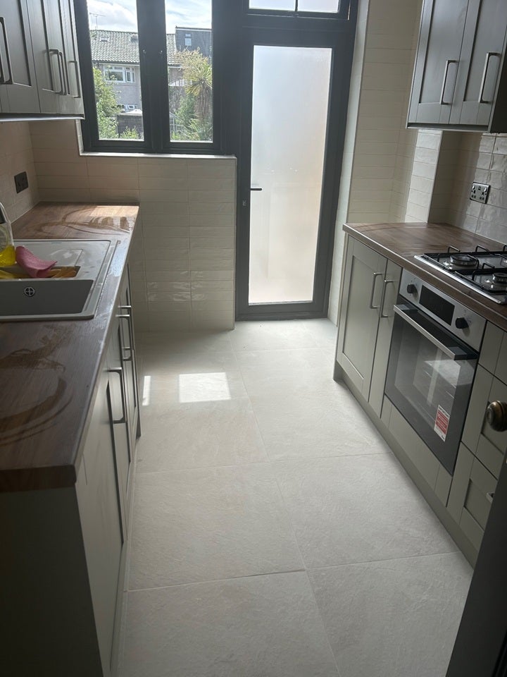 Room Ashburton Avenue in Greater London