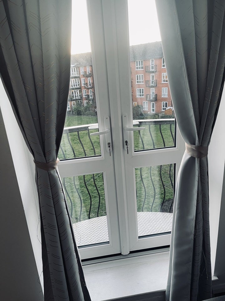 Flat Garter Way in Greater London