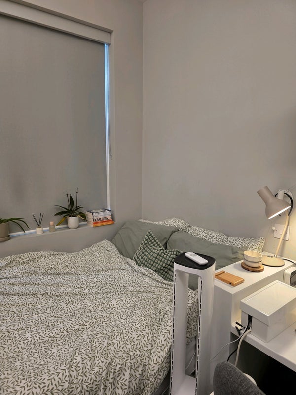 Room Gunwhale Close in Greater London