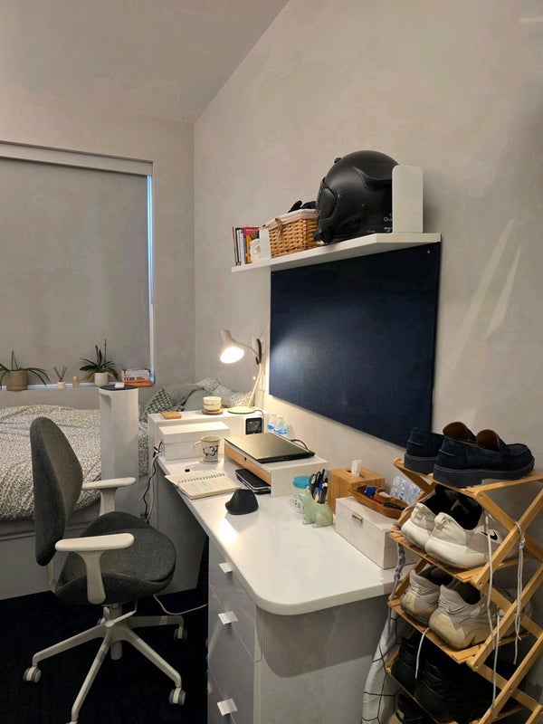 Room Gunwhale Close in Greater London