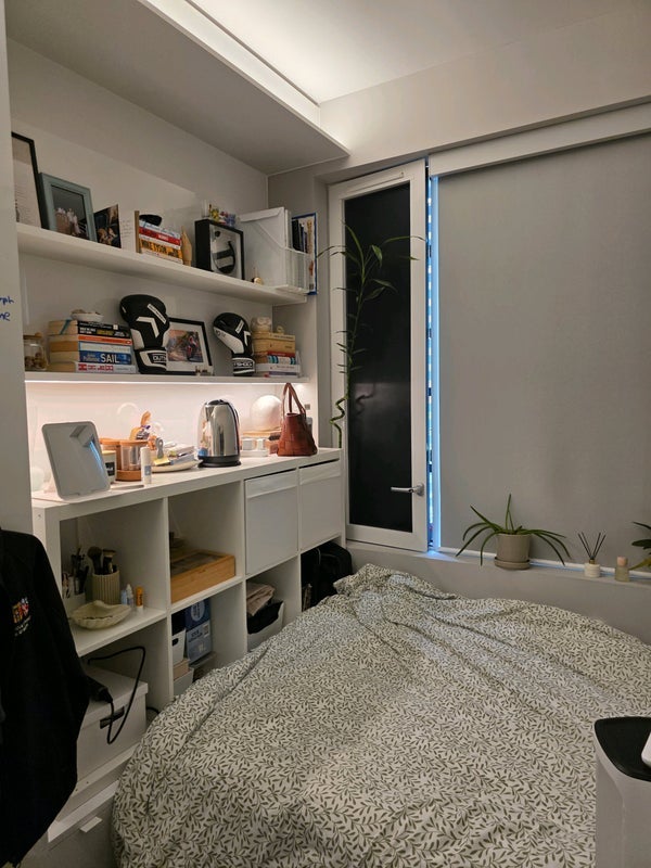 Room Gunwhale Close in Greater London