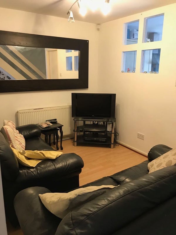 Room Consort Walk in Leeds