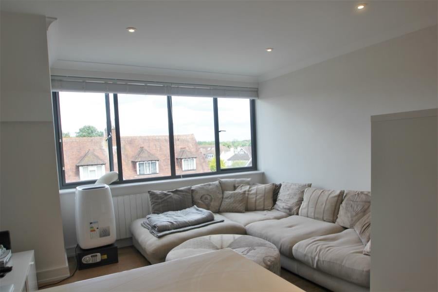 Flat Guildford Road in Woking