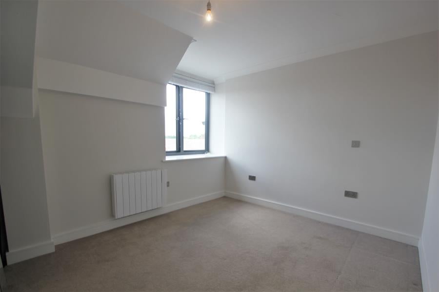 Flat Guildford Road in Woking