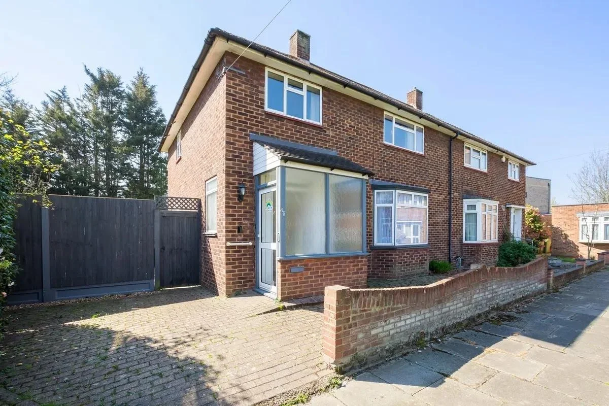 House Greenhithe Close in Greater London