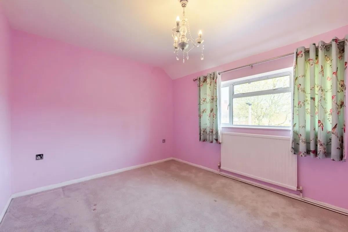 House Greenhithe Close in Greater London