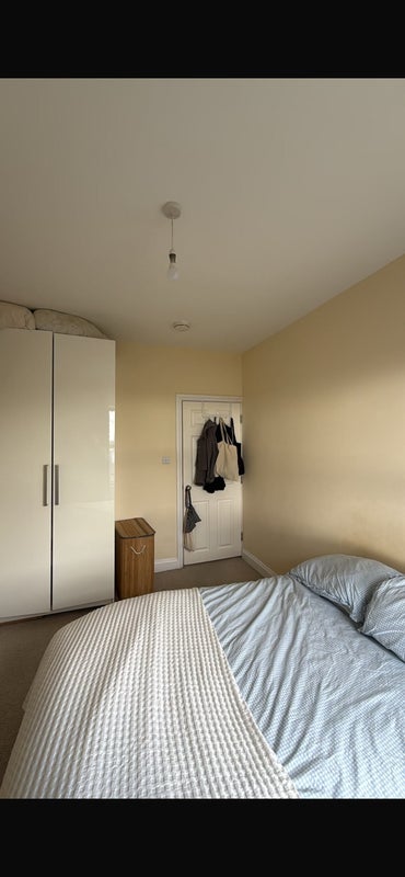 Room Schubert Road in Greater London