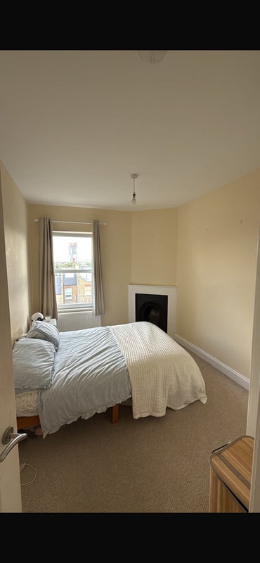 Room Schubert Road in Greater London