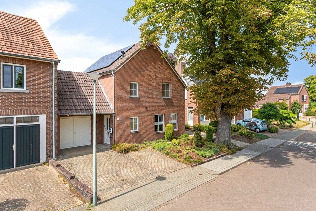 Huis Rector Hendrixstraat 27 in Maasbracht