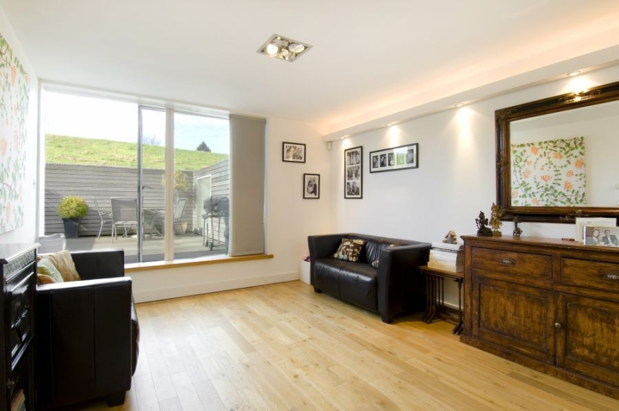 House Bridgepoint Place in Greater London