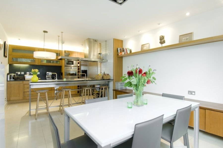 House Bridgepoint Place in Greater London