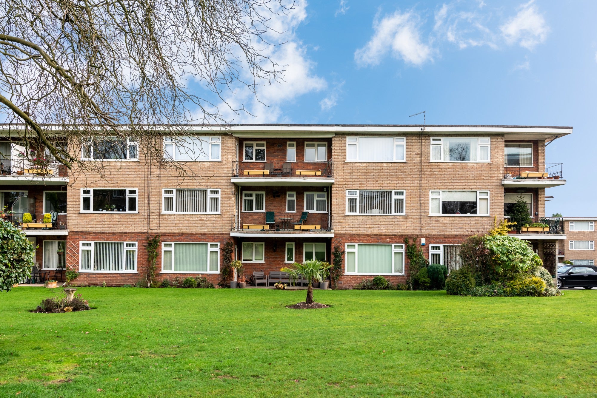 Flat Vesey Close in Birmingham