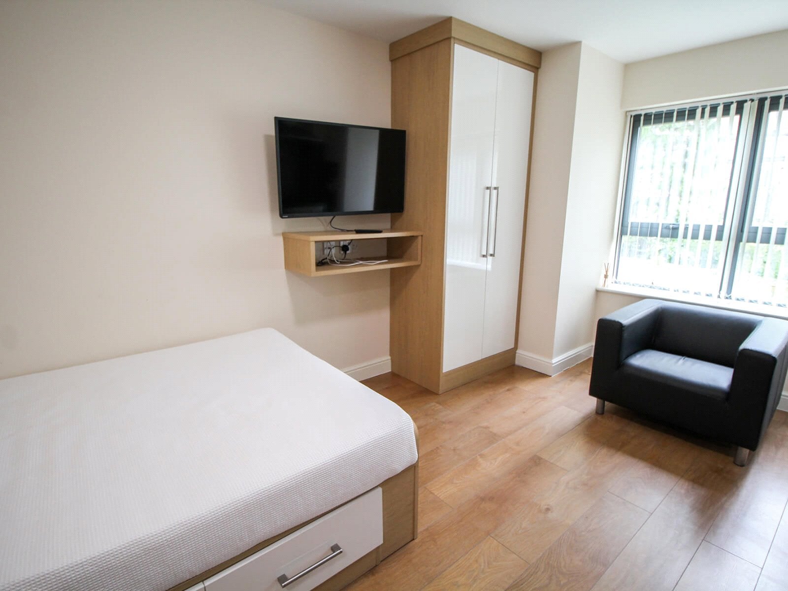 Flat Lofthouse Place in Leeds