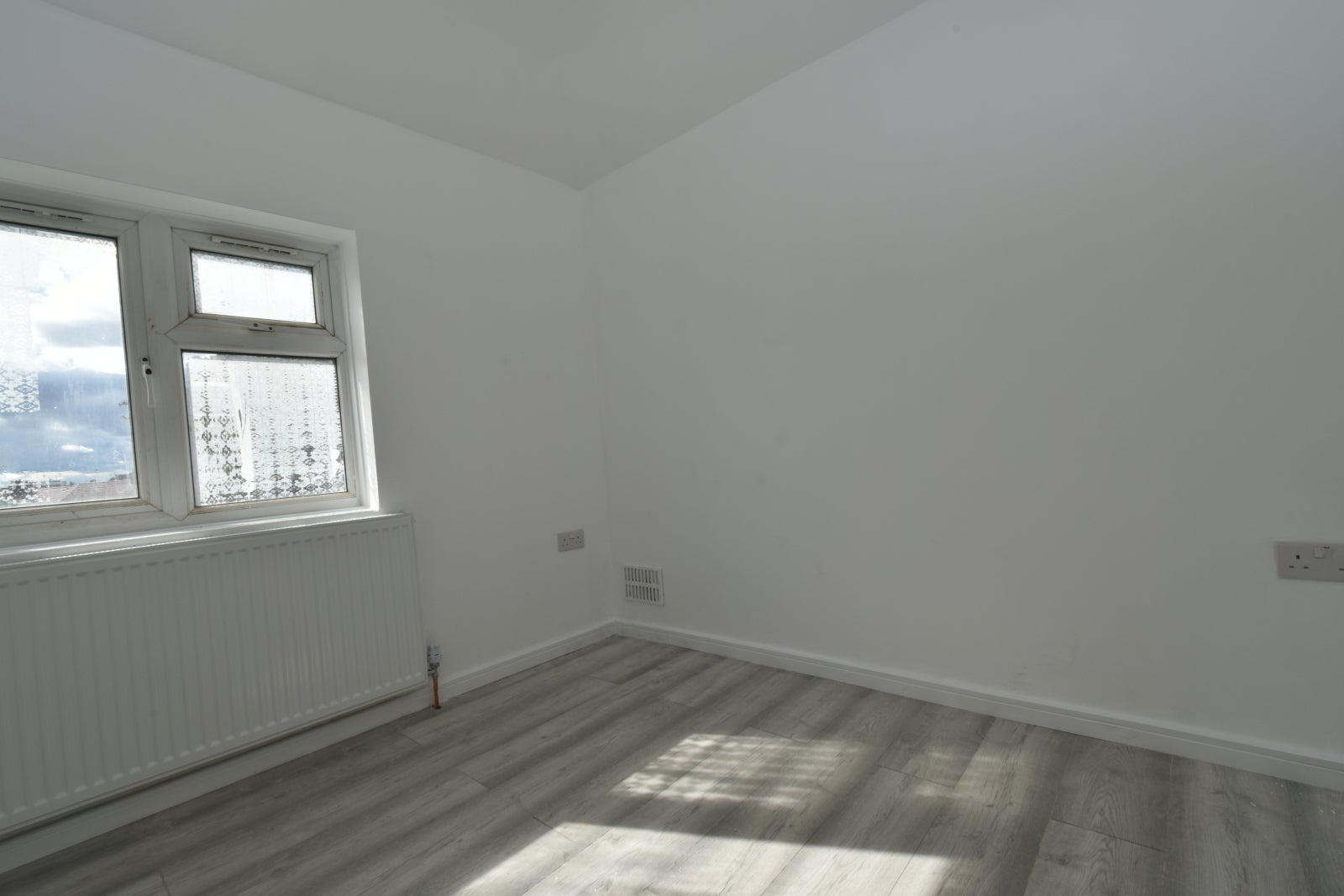 House Nelson Close in Greater London