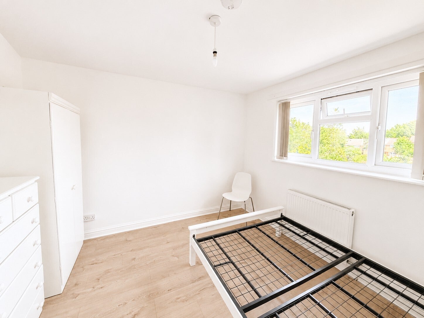 Room Rantree Fold in Basildon