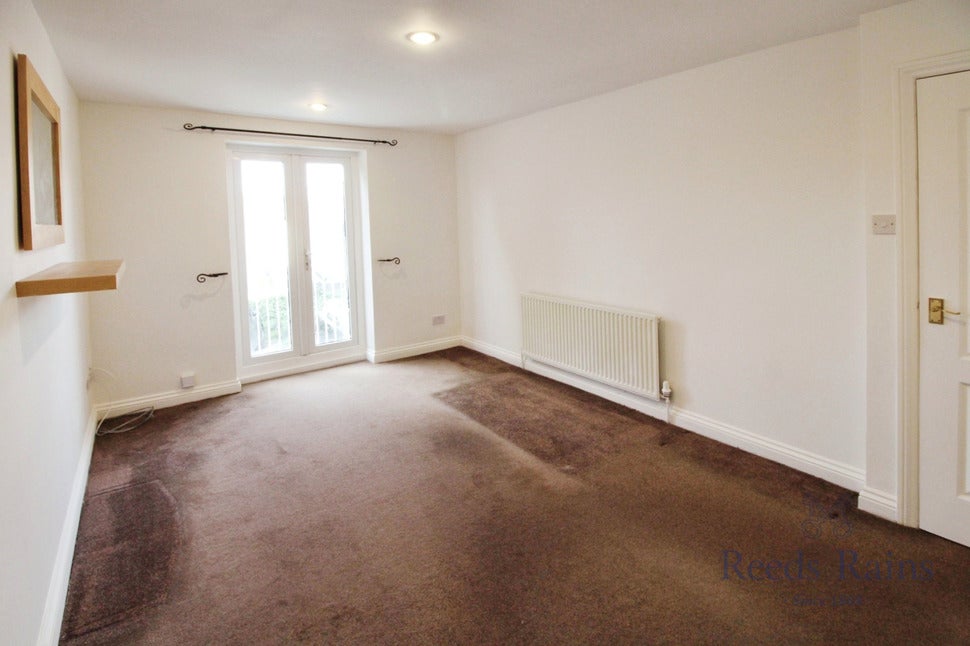 Flat Longacre Street in Macclesfield