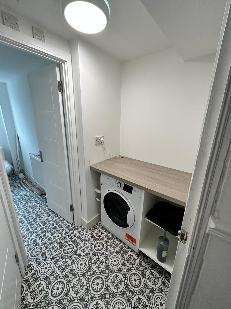Room Queen Street in Pontypridd