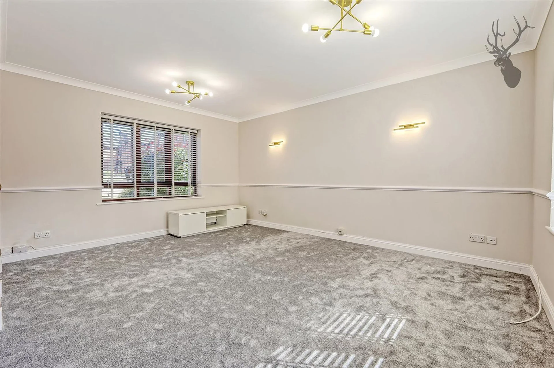 Flat Court Yard in Greater London