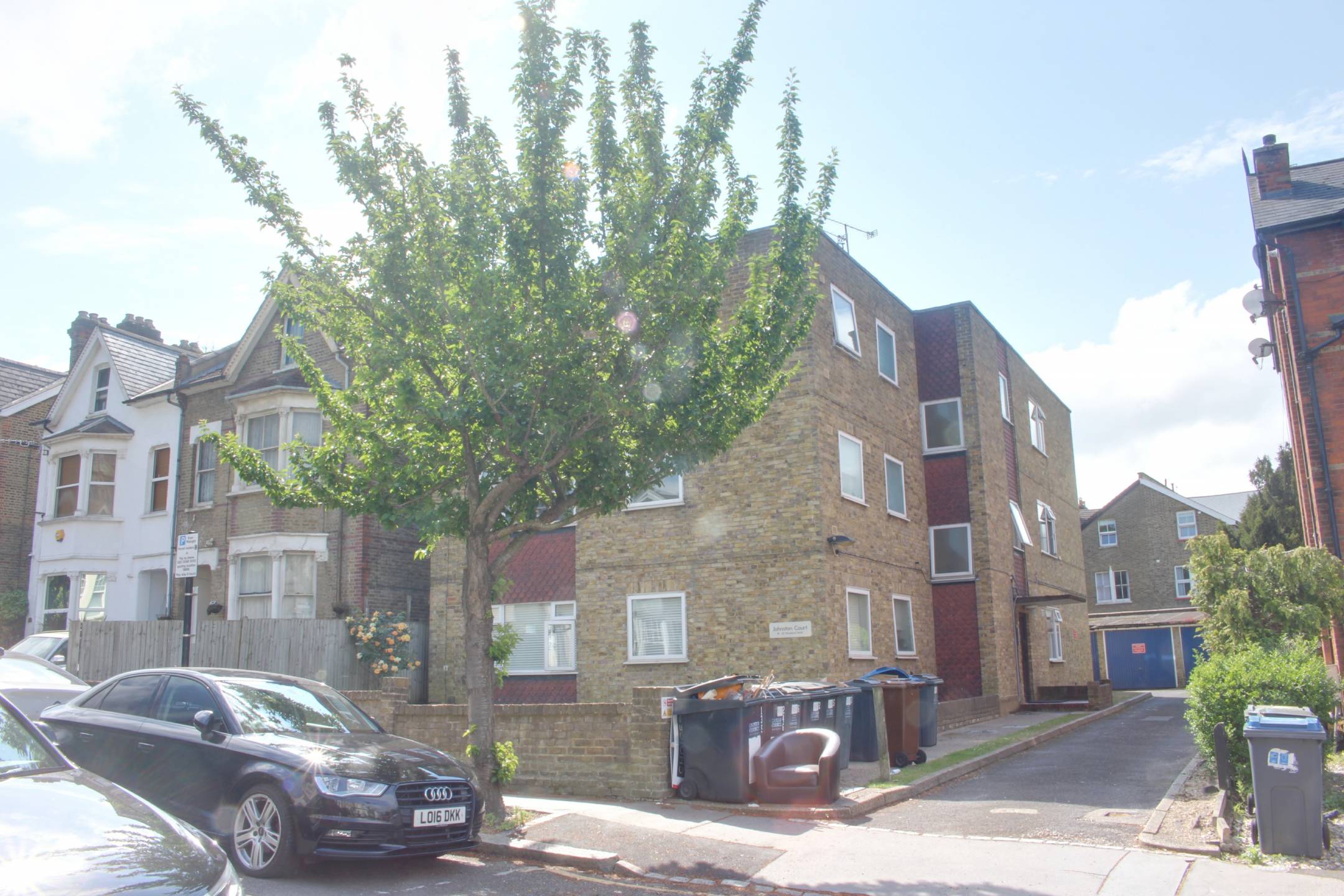 Flat Woodstock Road in Greater London