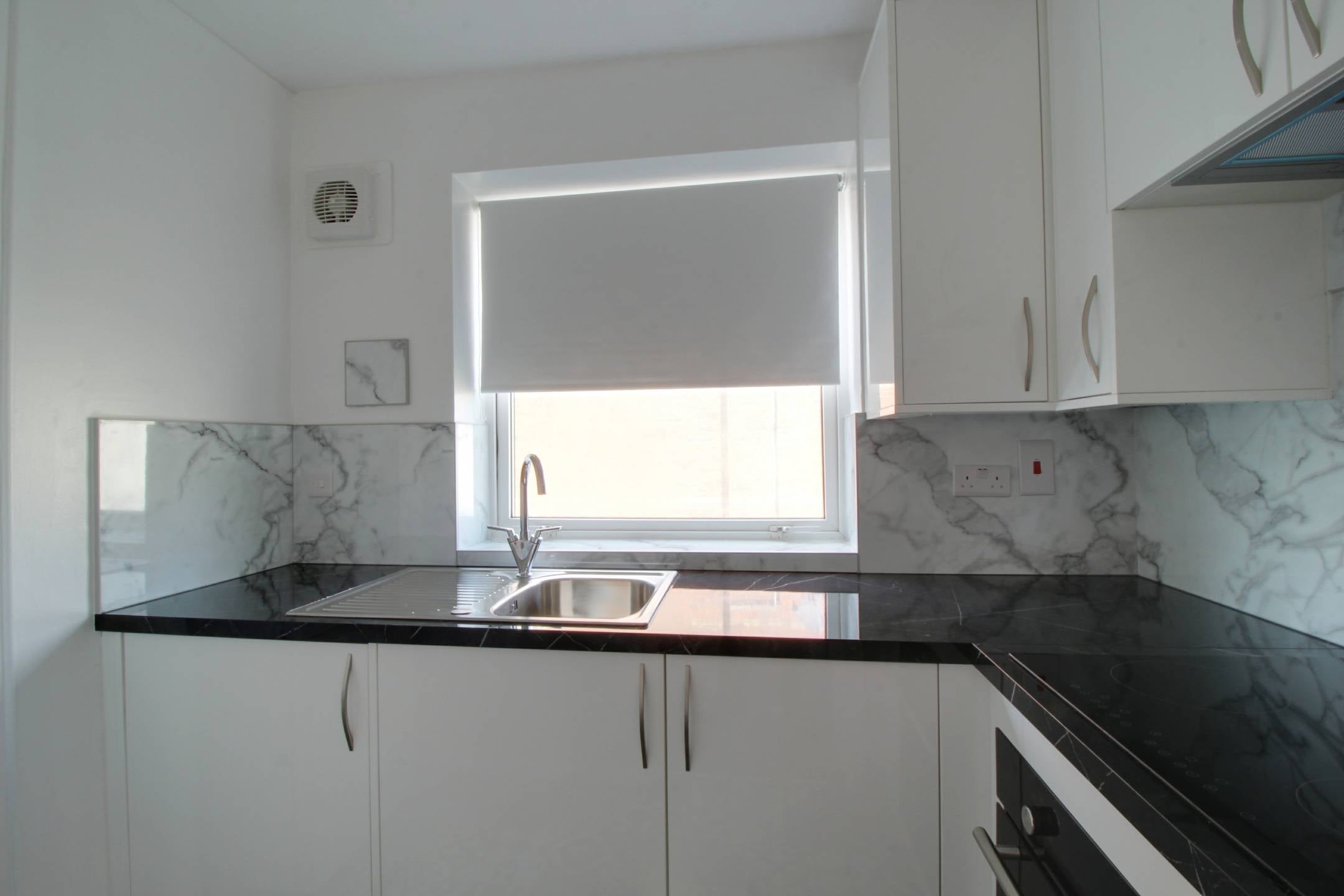 Flat Woodstock Road in Greater London