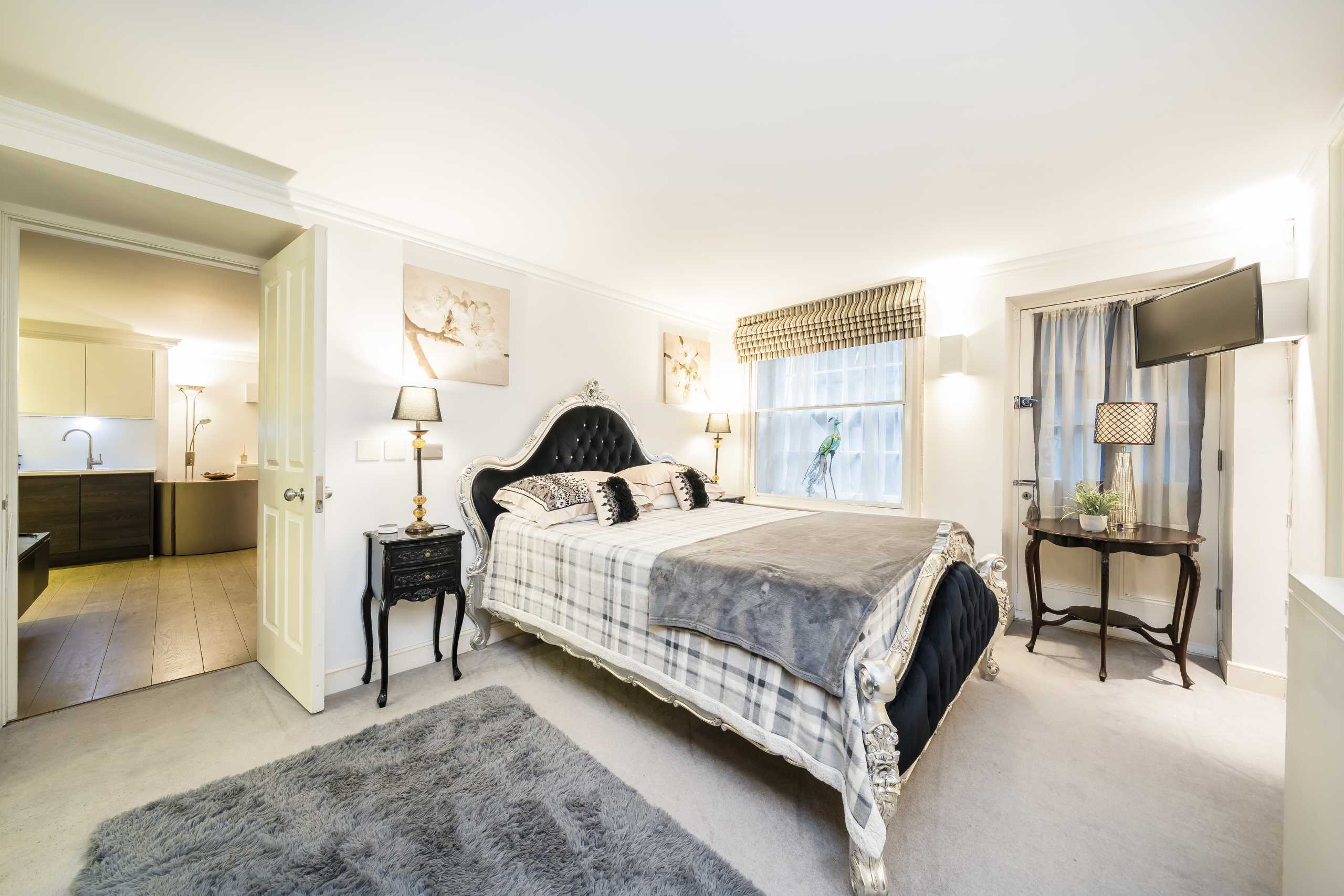 Flat Great Cumberland Place in City of Westminster