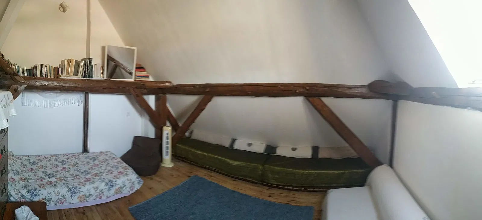 Room Rue de Ramponnet in Menthon-Saint-Bernard