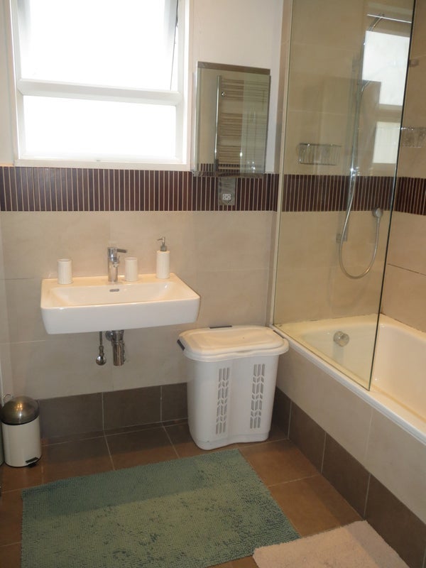 Room Tynemouth Street in Greater London