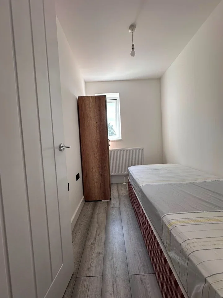 Room Frederick Road in Greater London