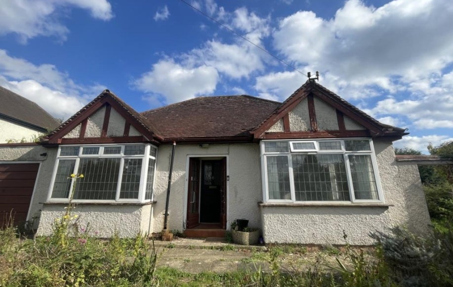 House Begbroke Crescent in Cherwell District