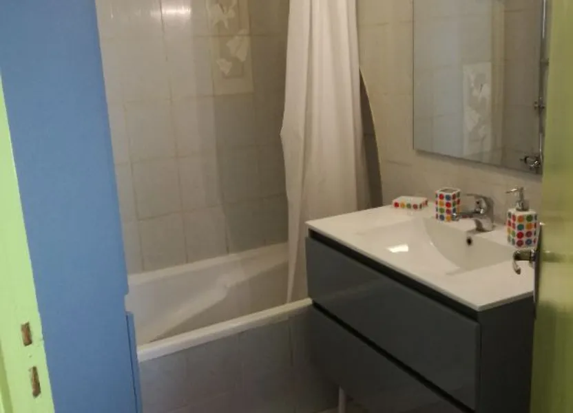 Chambre Rue Astruc à Nîmes