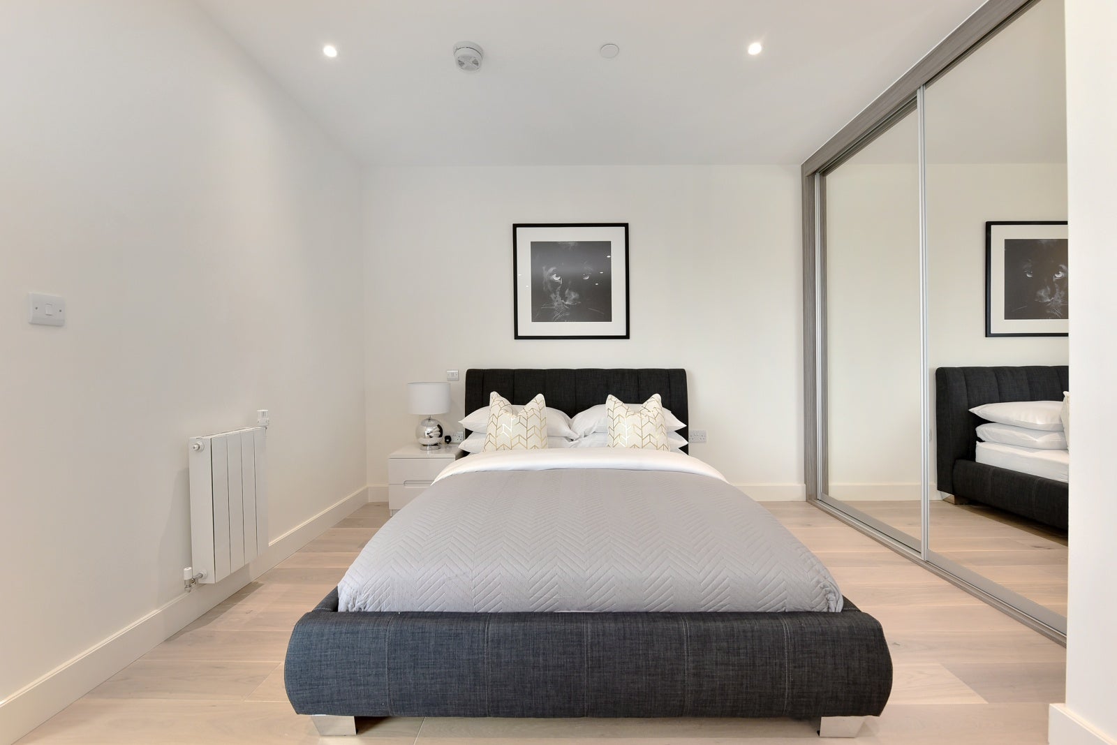 Flat Duke of Wellington Avenue in Greater London