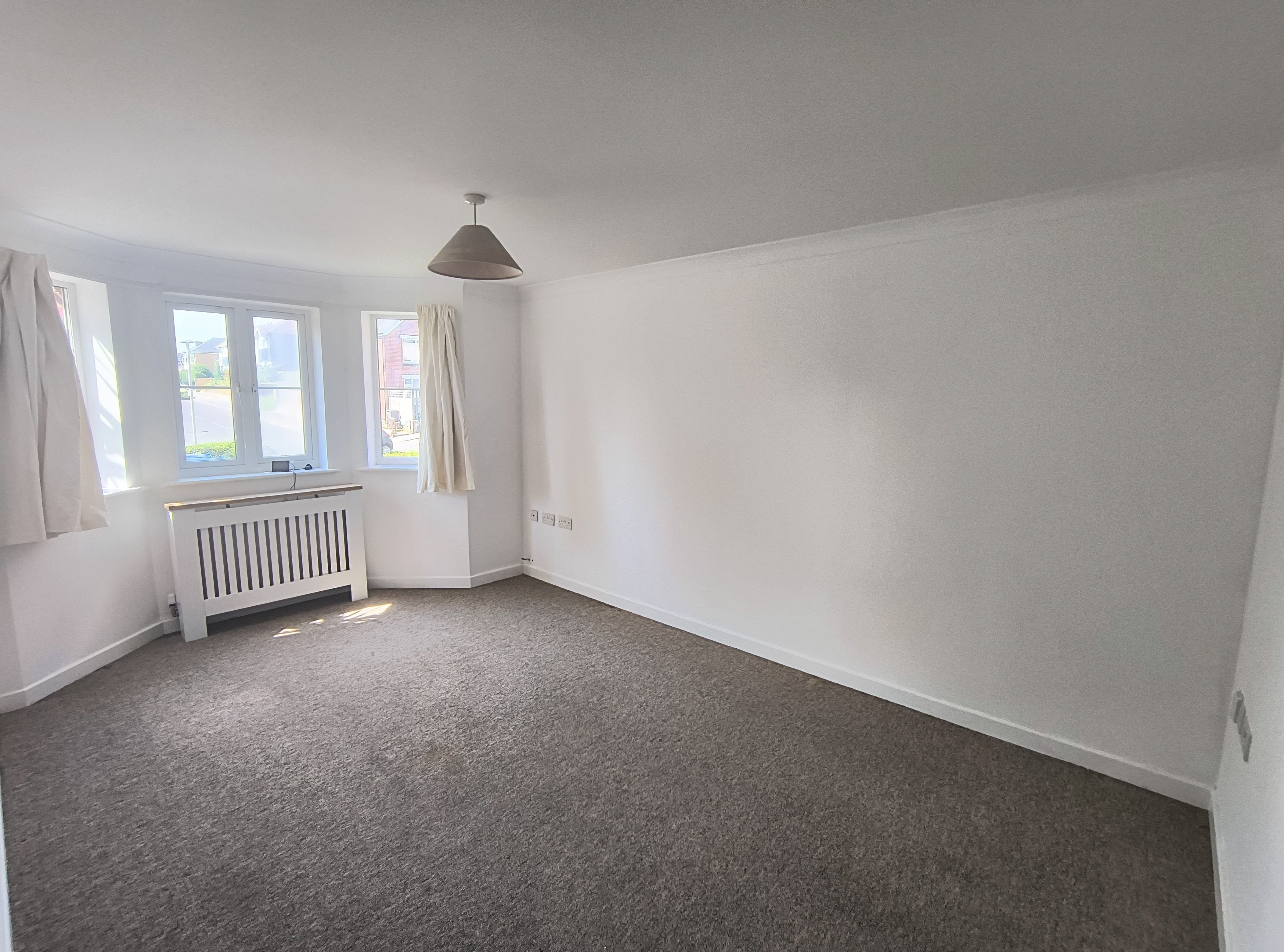 Flat Albert Road in Poole
