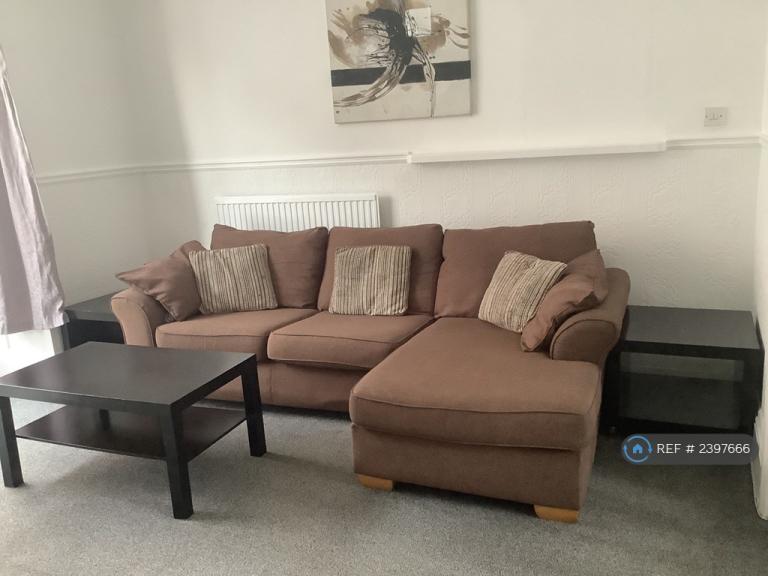Flat Windsor Crescent in Bridlington