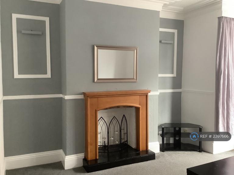 Flat Windsor Crescent in Bridlington
