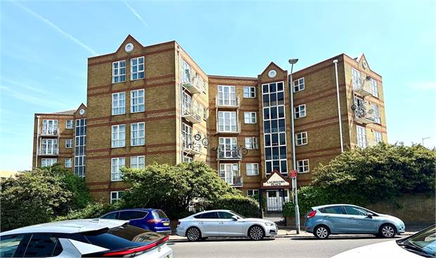 Flat Springfield Place in Chelmsford