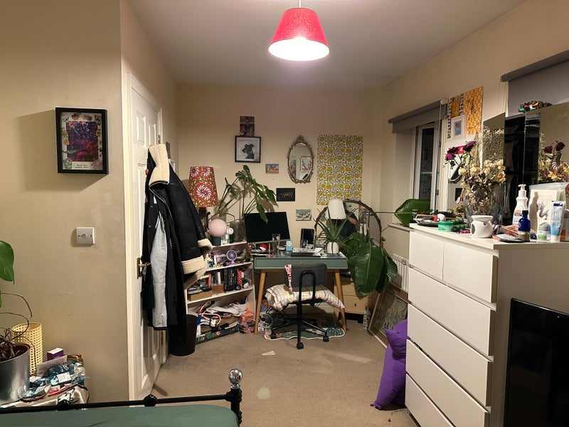 Room Edgar Wallace Close in Greater London