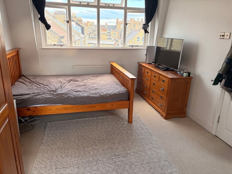 Room Tregothnan Road in Greater London
