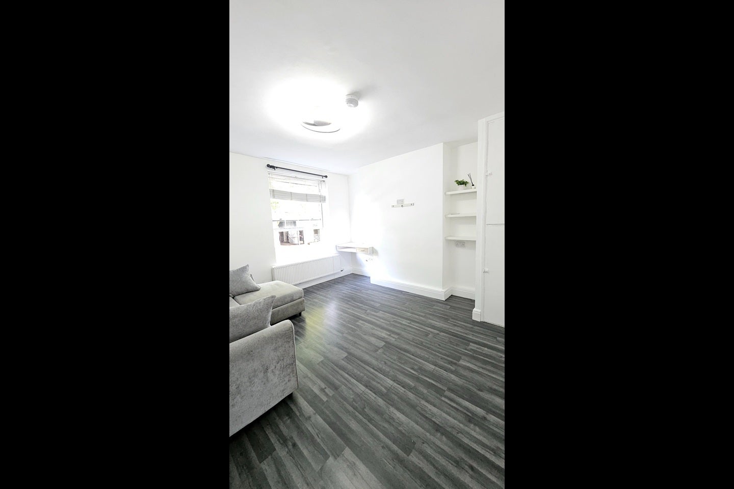 Flat Harper Road in Greater London
