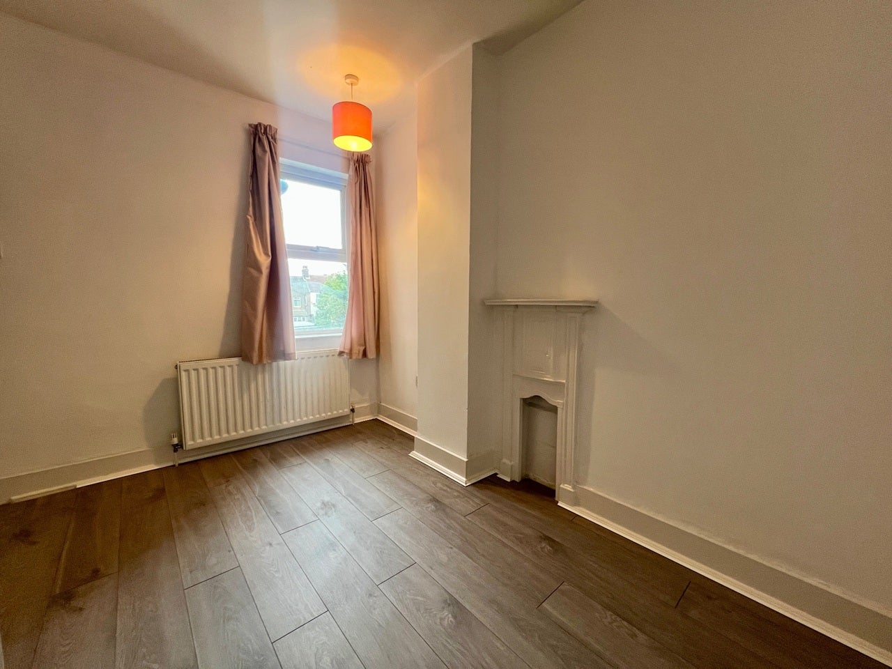 Flat Hitchin Road in Luton