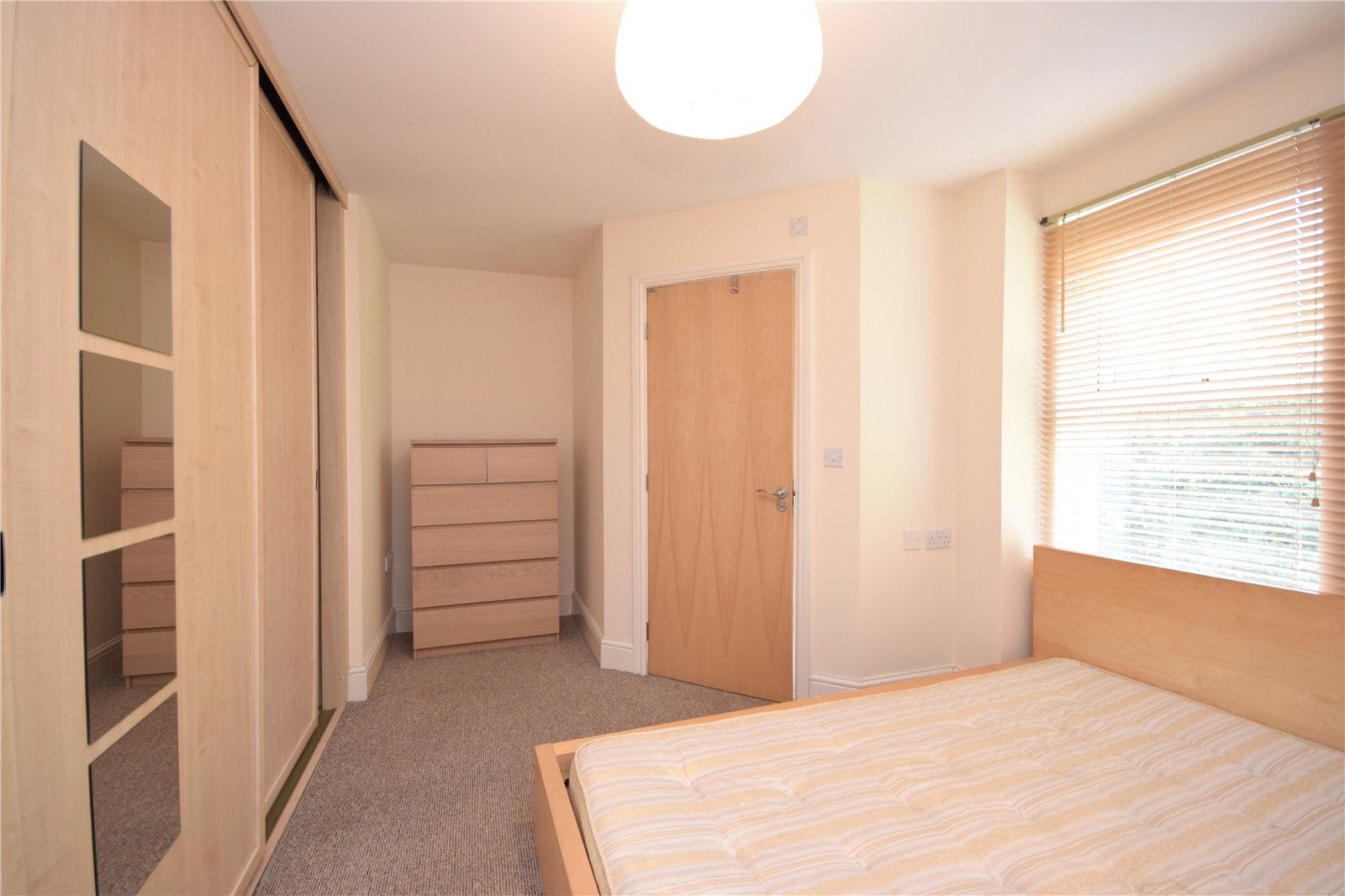 Flat Cardigan Court in Leeds