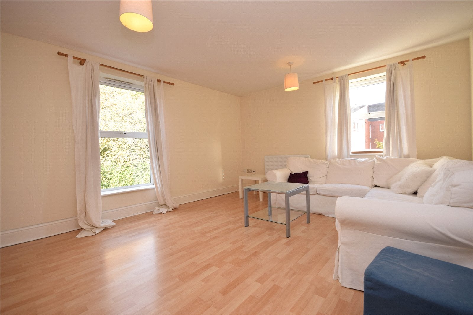 Flat Cardigan Court in Leeds