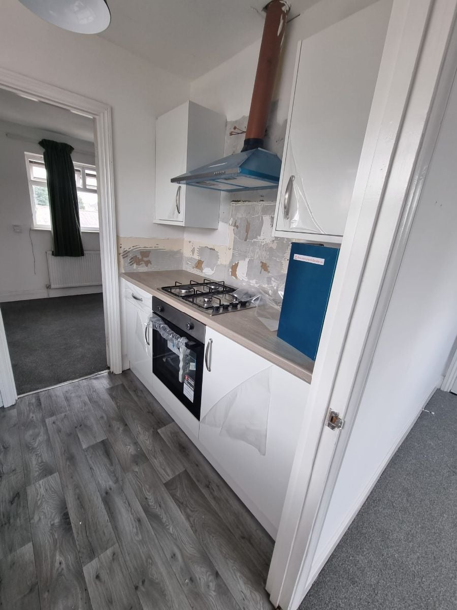 Flat Swaylands Road in Greater London
