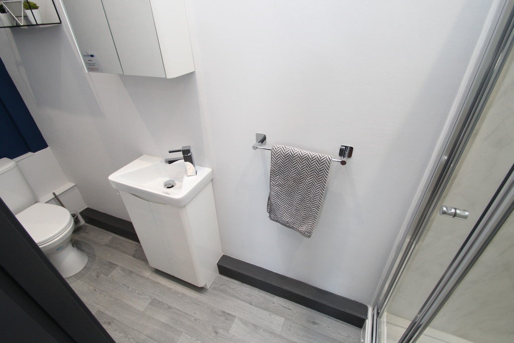 Flat Sefton Terrace in Leeds