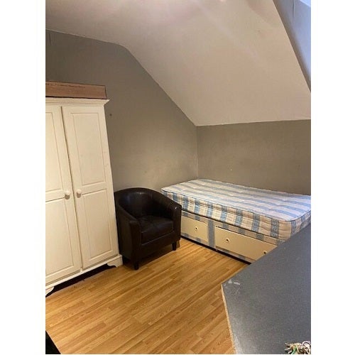Room Glazbury Road in Greater London
