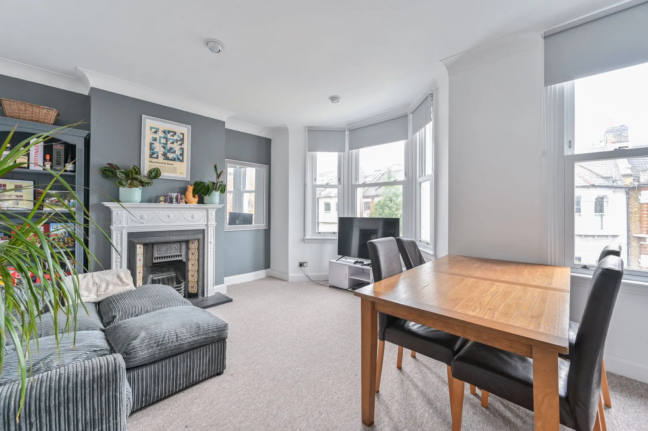 Flat Hafer Road in Greater London