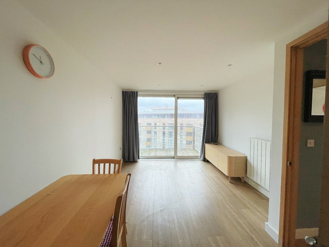 Flat Iceland Place in Greater London