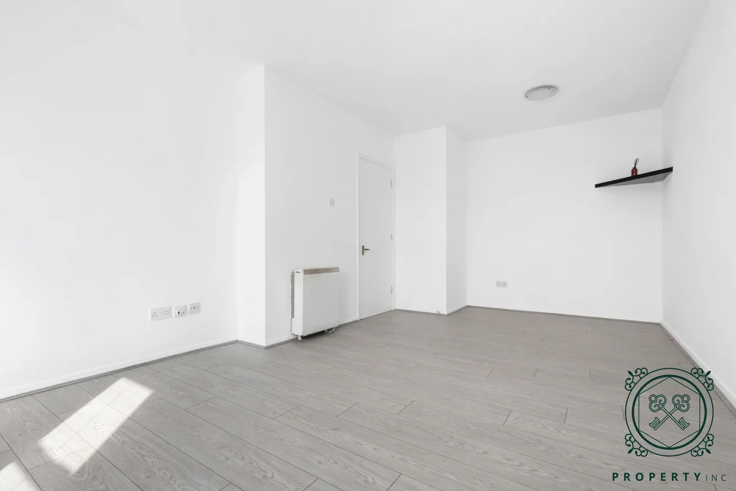 Flat Angelica Drive in Greater London