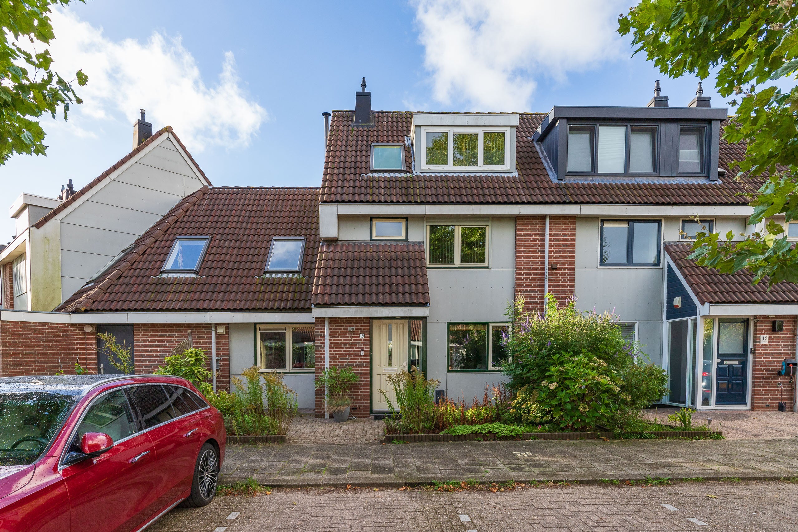 Huis Carolineburg 19 in Hoofddorp