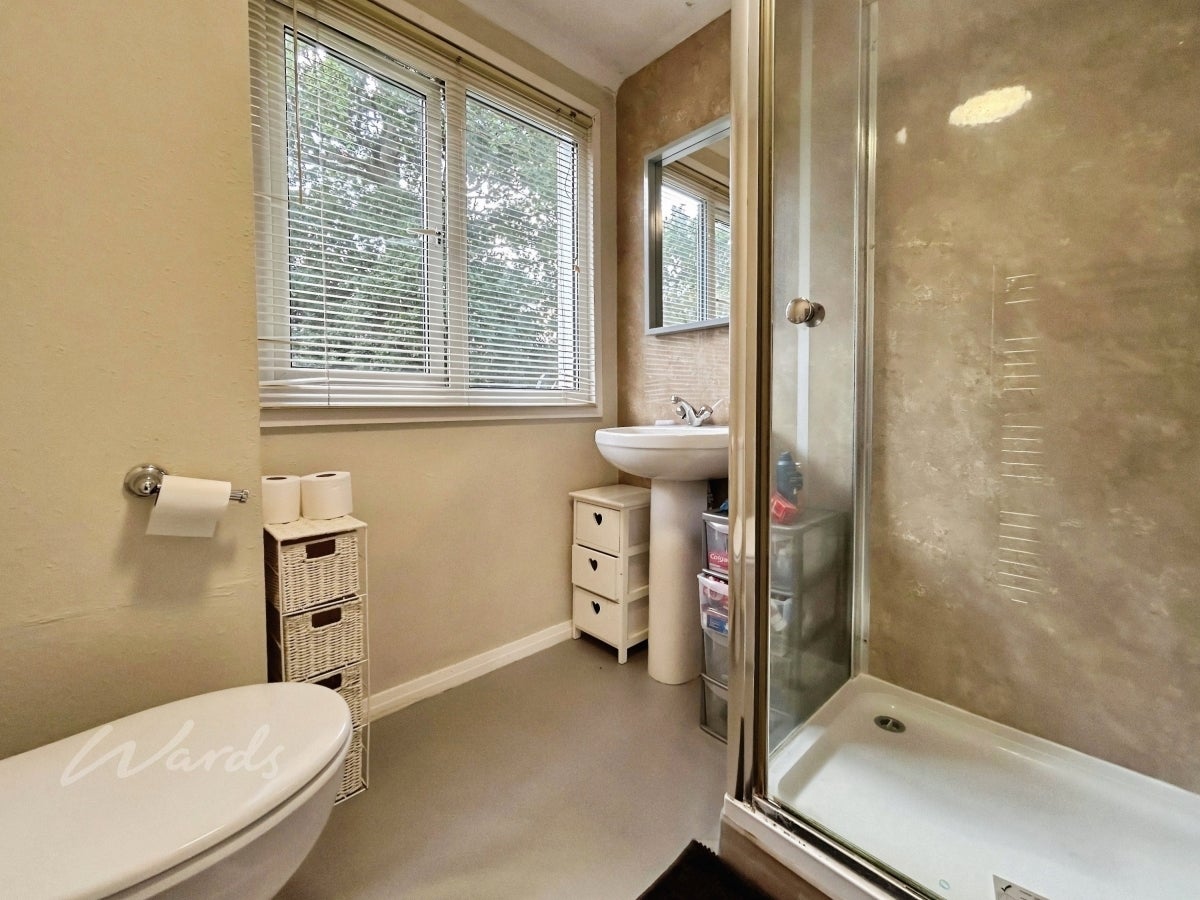 Room Cherry Tree Road in Tunbridge Wells