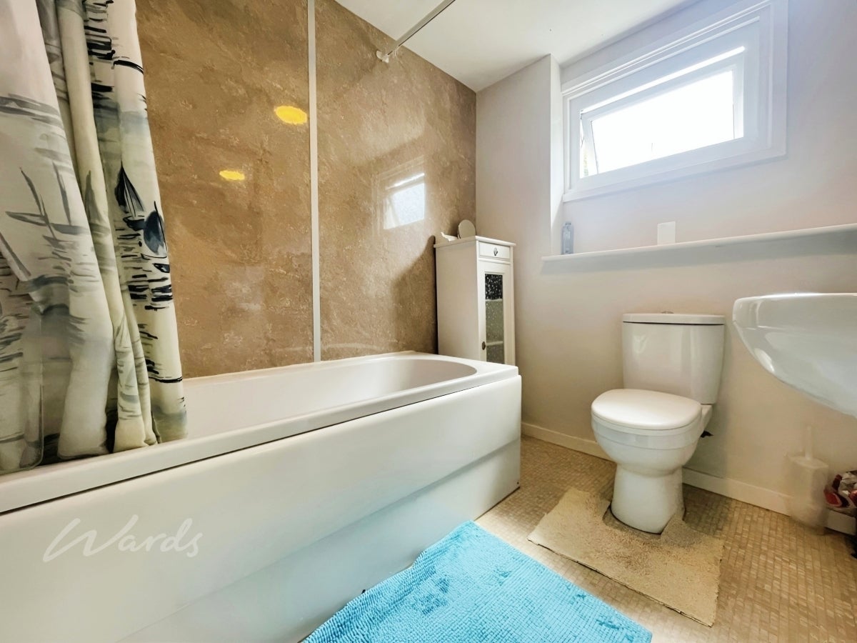Room Cherry Tree Road in Tunbridge Wells